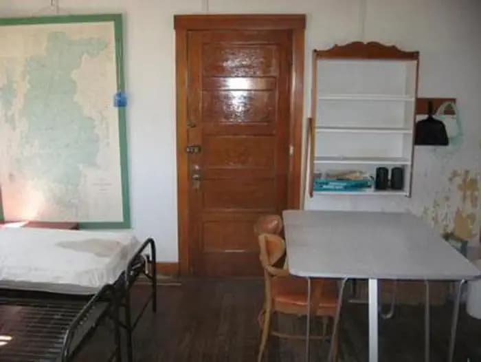 GRAHAM CABIN